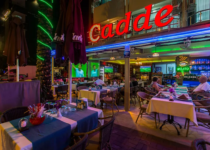 Bueyuek Hotel (Adults Only)